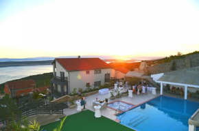 Villa Kalmar - Heated pool and spectacular sea view